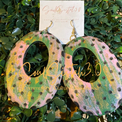 Pinky Green Earth Earrings